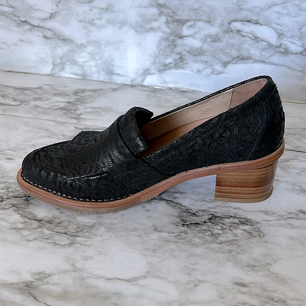 Neosens size EU 36 size 6 Lace patterned stamped tooled leather heeled loafers - Picture 11 of 15